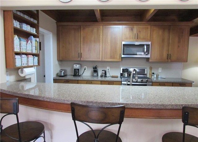 Fully Operational 4-Room Established Bed & Breakfast: 1221 Highway 41, Fish Camp, CA 93623